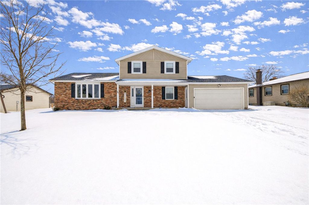 36 Craftwood Lane, Greece, NY 14468