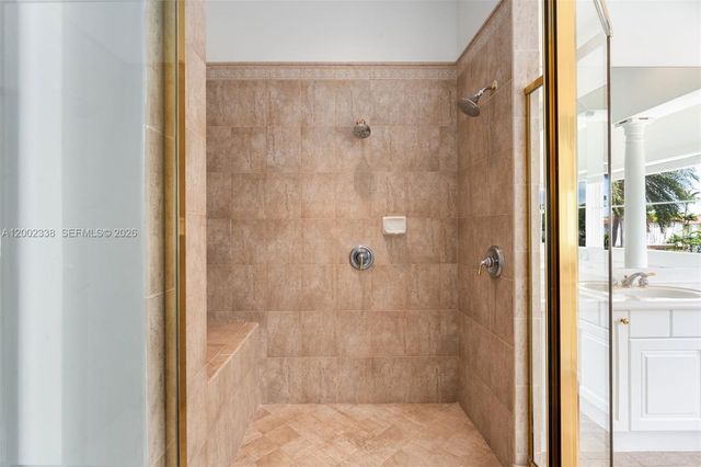 6914 NW 113th Pl, Doral, FL 33178