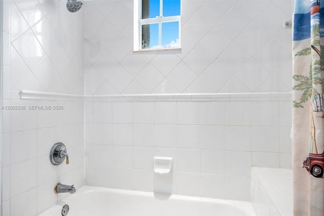 6914 NW 113th Pl, Doral, FL 33178