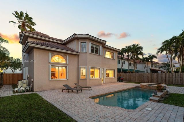 6914 NW 113th Pl, Doral, FL 33178