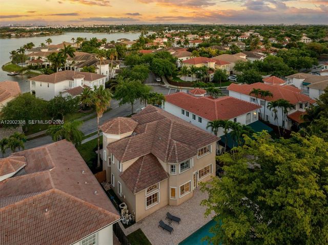 6914 NW 113th Pl, Doral, FL 33178