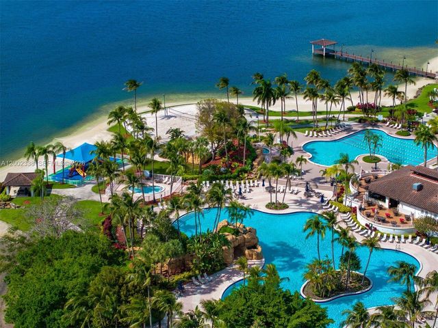 6914 NW 113th Pl, Doral, FL 33178