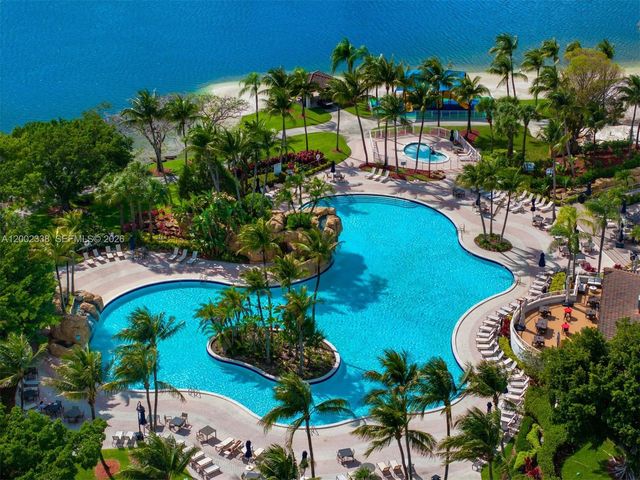 6914 NW 113th Pl, Doral, FL 33178