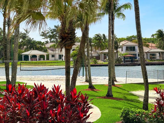 6914 NW 113th Pl, Doral, FL 33178