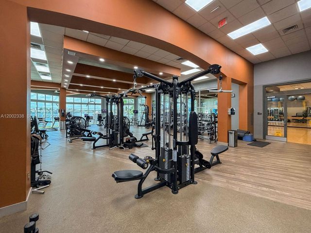 6914 NW 113th Pl, Doral, FL 33178