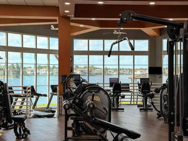 6914 NW 113th Pl, Doral, FL 33178