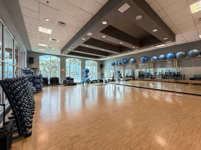 6914 NW 113th Pl, Doral, FL 33178