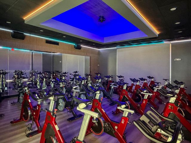 6914 NW 113th Pl, Doral, FL 33178