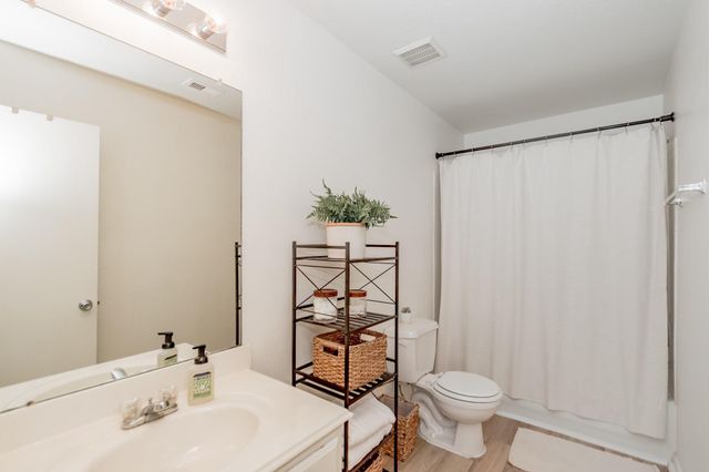 2638 Skyview Grove Court, Houston, TX 77047