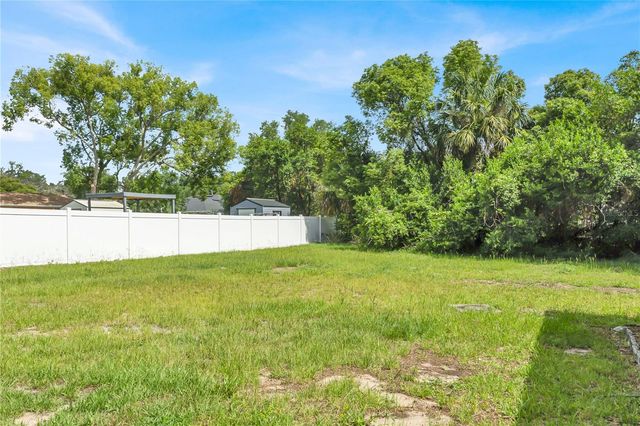 226 S HILL AVENUE, Deland, FL 32724