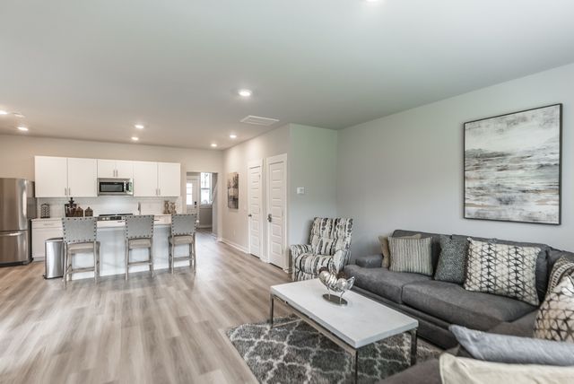 5047 Percival Dr, Gallatin, TN 37066