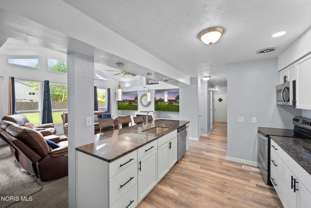 2258 Heatherwood Drive, Toledo, OH 43614