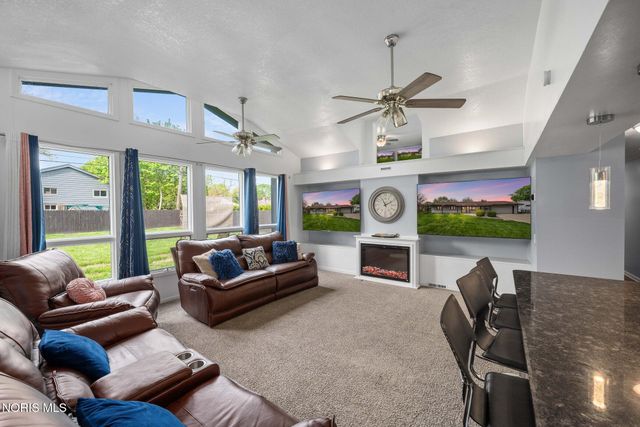 2258 Heatherwood Drive, Toledo, OH 43614