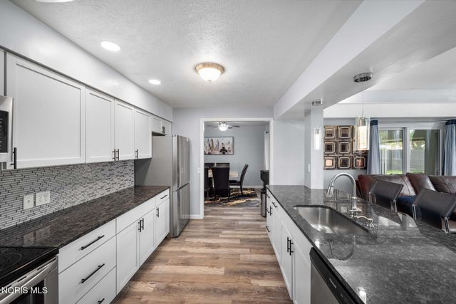 2258 Heatherwood Drive, Toledo, OH 43614