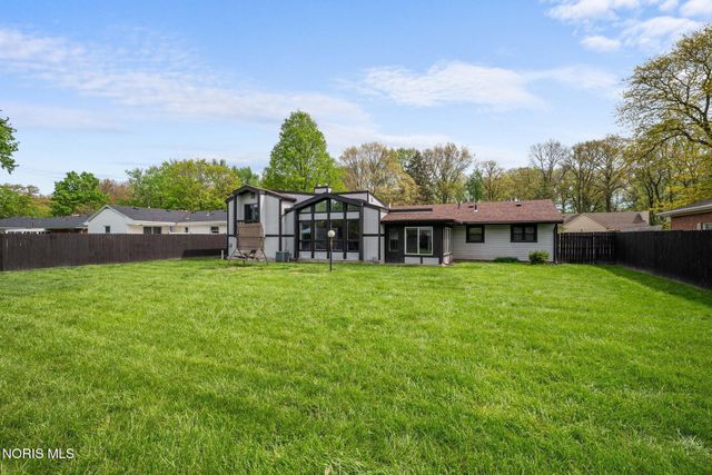 2258 Heatherwood Drive, Toledo, OH 43614