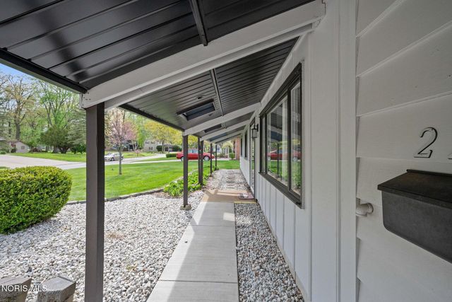 2258 Heatherwood Drive, Toledo, OH 43614