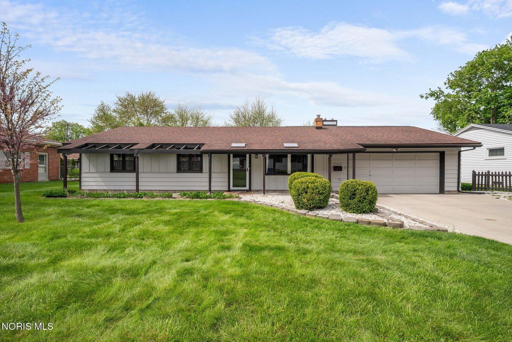 2258 Heatherwood Drive, Toledo, OH 43614