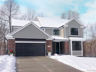 486 Green Hill Lane, Lake Orion, MI 48360