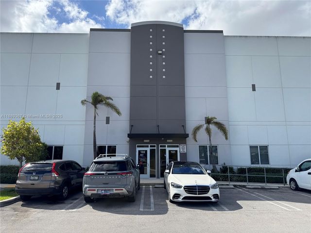 8565 W 44th Ave 102, Hialeah, FL 33018