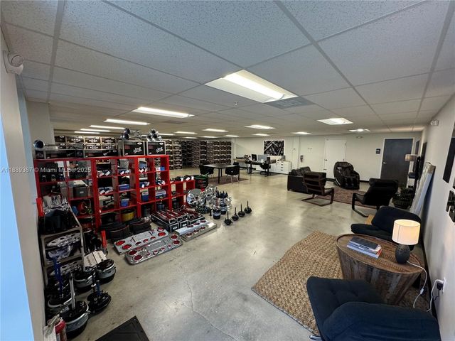 8565 W 44th Ave 102, Hialeah, FL 33018