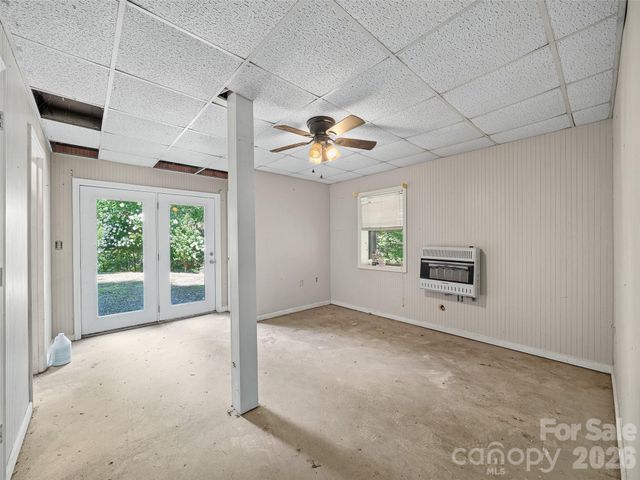 9851 Double Island Road, Green Mountain, NC 28740