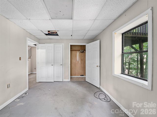 9851 Double Island Road, Green Mountain, NC 28740