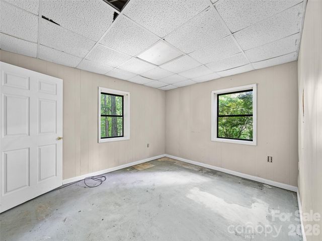 9851 Double Island Road, Green Mountain, NC 28740