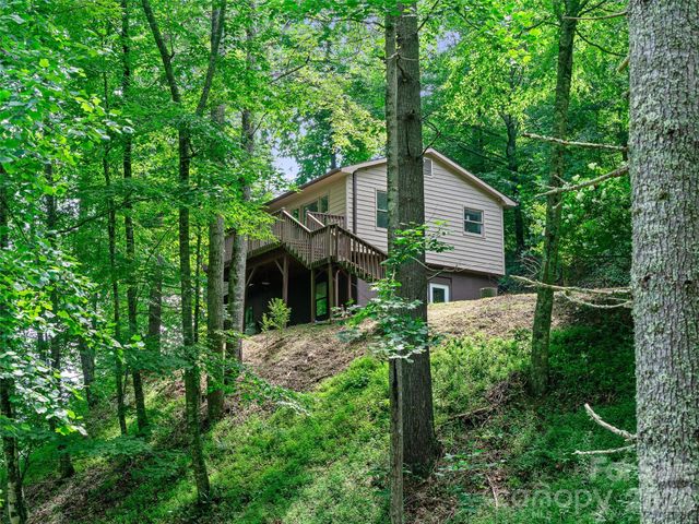 9851 Double Island Road, Green Mountain, NC 28740