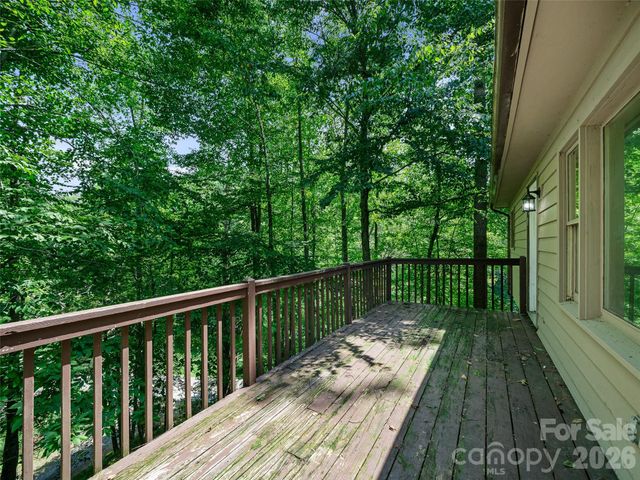 9851 Double Island Road, Green Mountain, NC 28740