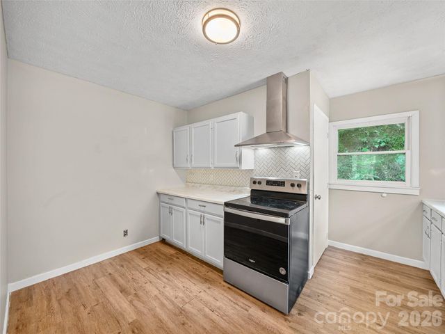 9851 Double Island Road, Green Mountain, NC 28740