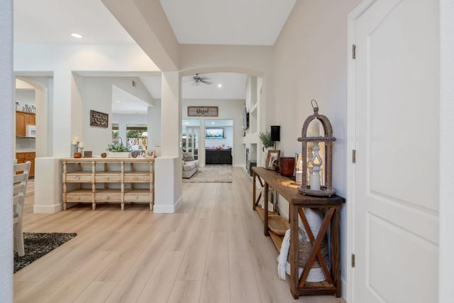 2715 Bellaire Avenue, Clovis, CA 93611