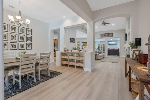 2715 Bellaire Avenue, Clovis, CA 93611