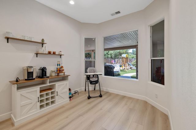 2715 Bellaire Avenue, Clovis, CA 93611
