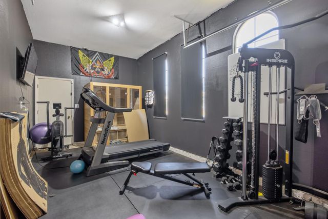 2715 Bellaire Avenue, Clovis, CA 93611