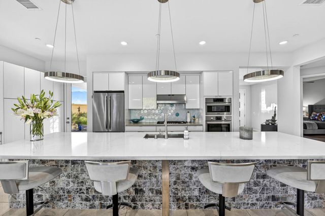 1102 Retreat Circle, Palm Desert, CA 92260