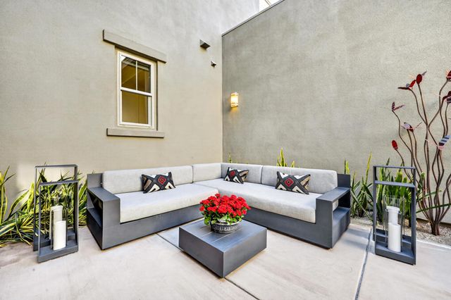 1102 Retreat Circle, Palm Desert, CA 92260