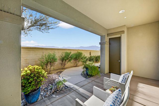 1102 Retreat Circle, Palm Desert, CA 92260