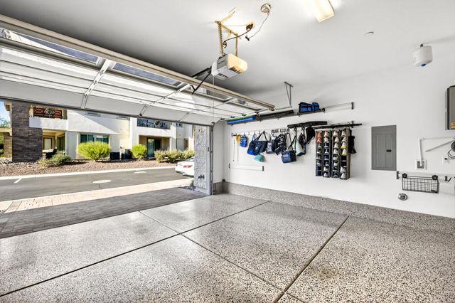 1102 Retreat Circle, Palm Desert, CA 92260