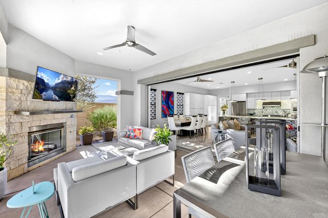 1102 Retreat Circle, Palm Desert, CA 92260