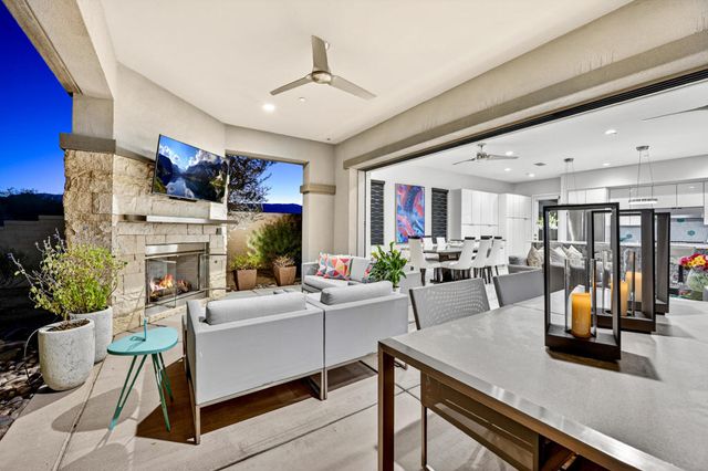 1102 Retreat Circle, Palm Desert, CA 92260