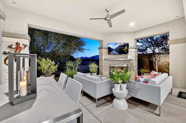 1102 Retreat Circle, Palm Desert, CA 92260