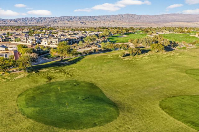 1102 Retreat Circle, Palm Desert, CA 92260