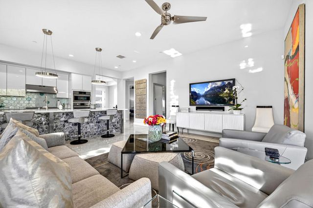 1102 Retreat Circle, Palm Desert, CA 92260