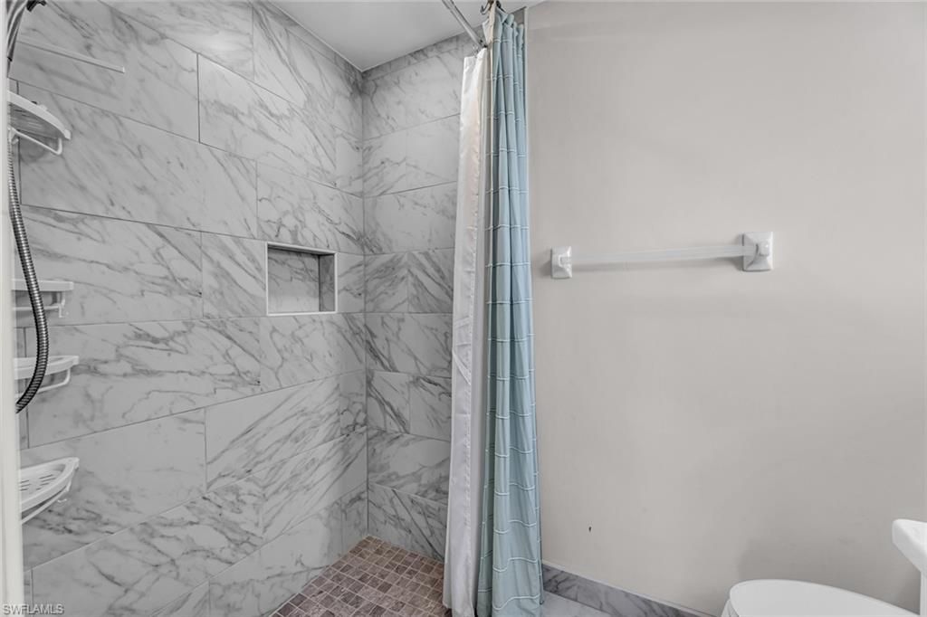 Image 14 of property listing at 219 SE 19th CT, Cape Coral, FL 33990