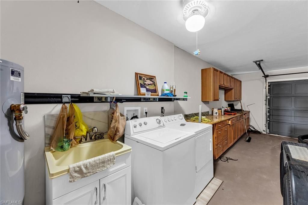 Image 32 of property listing at 219 SE 19th CT, Cape Coral, FL 33990