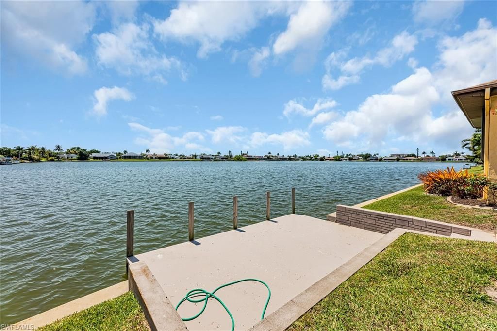 Image 36 of property listing at 219 SE 19th CT, Cape Coral, FL 33990