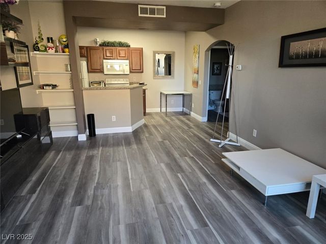 5154 South JONES Boulevard 102, Las Vegas, NV 89118