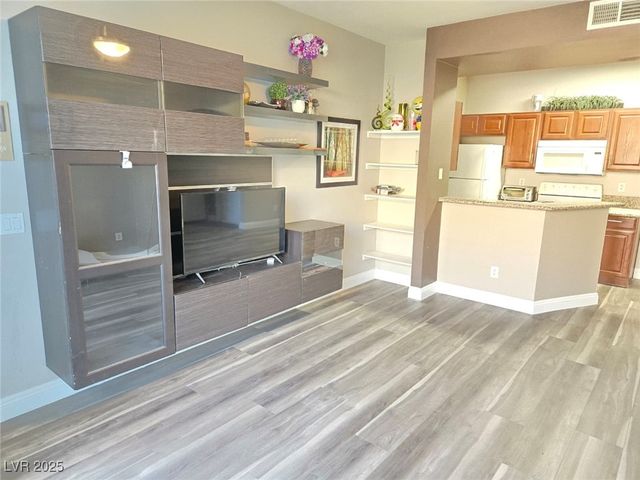 5154 South JONES Boulevard 102, Las Vegas, NV 89118