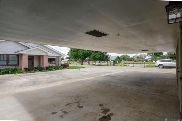 219 Canal St, Lockport, LA 70374
