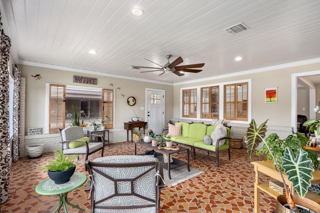 219 Canal St, Lockport, LA 70374